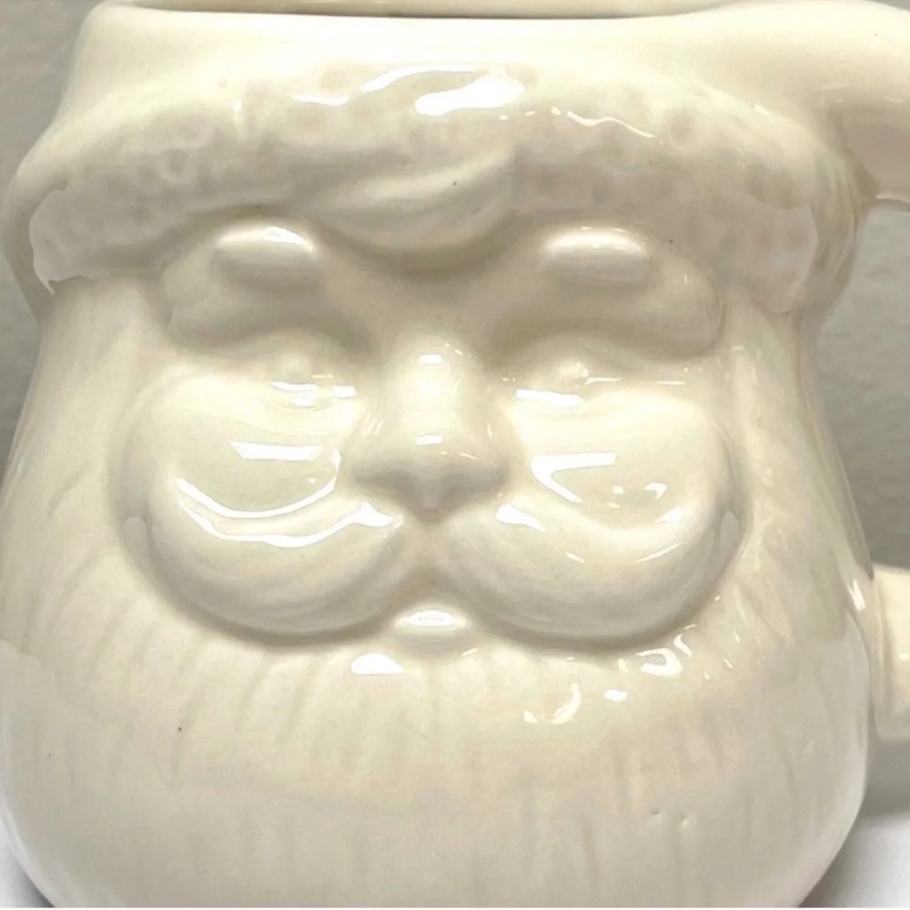 New Target Bullseye Playground 14 oz Cream Santa Face Mug, hot or cold beverages